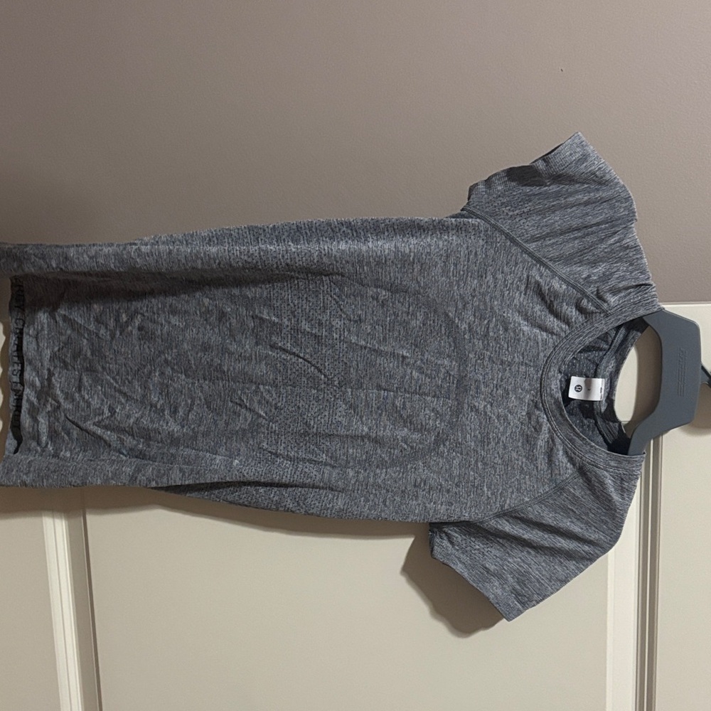 Swiftly tech Gray Short Sleeve